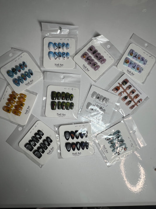 “Haunted Glam Halloween Handmade Nails – Small,medium, large sizes only