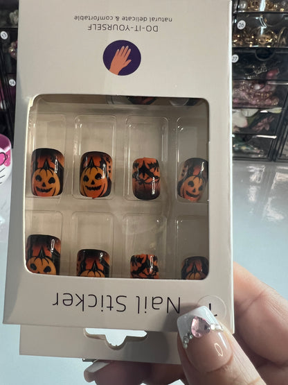 SEASONAL NAILS- HALLOWEEN EDITION