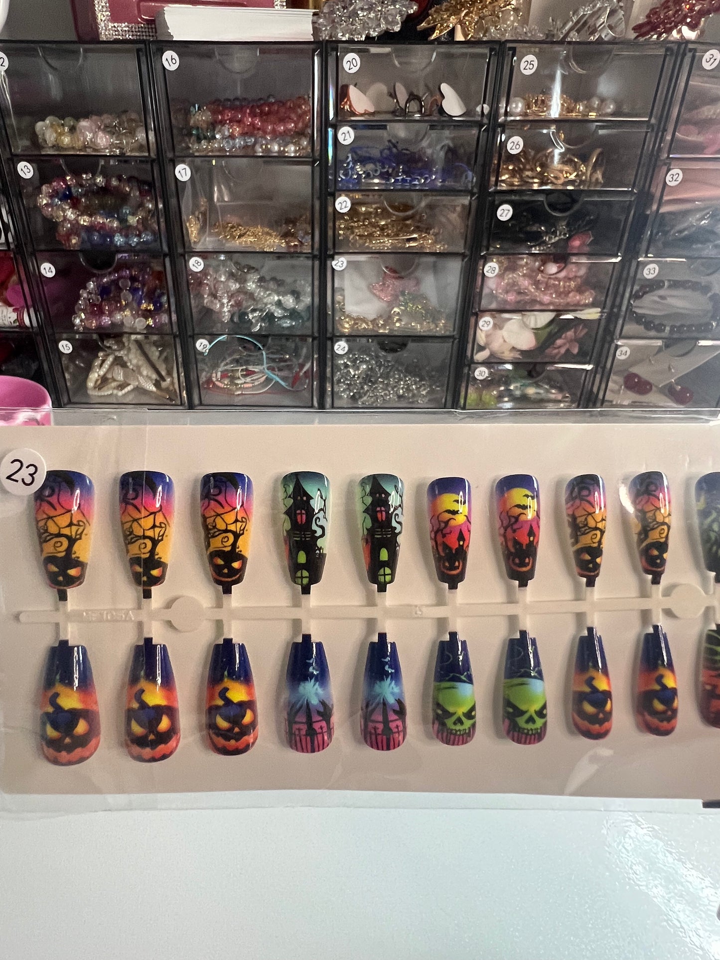 SEASONAL NAILS- HALLOWEEN EDITION