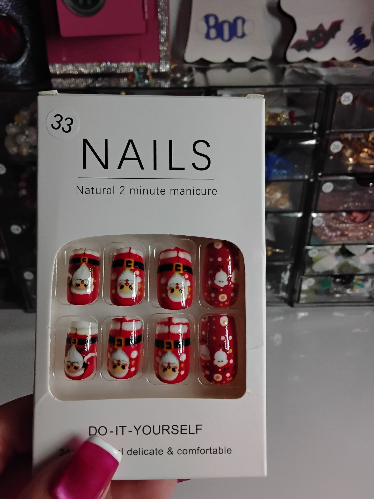 CHRISTMAS BOXED 24 NAILS WITH CUTIES