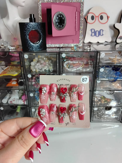 CHRISTMAS HANDMNDE NAILS-LUXURY STYLE-WITH RANDOM CUTIES