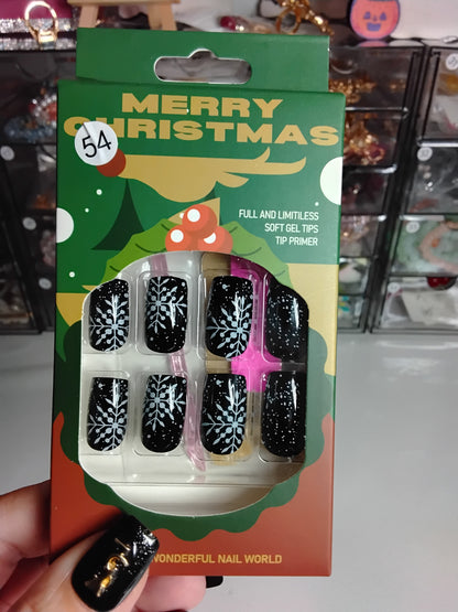 CHRISTMAS BOXED 24 NAILS WITH CUTIES