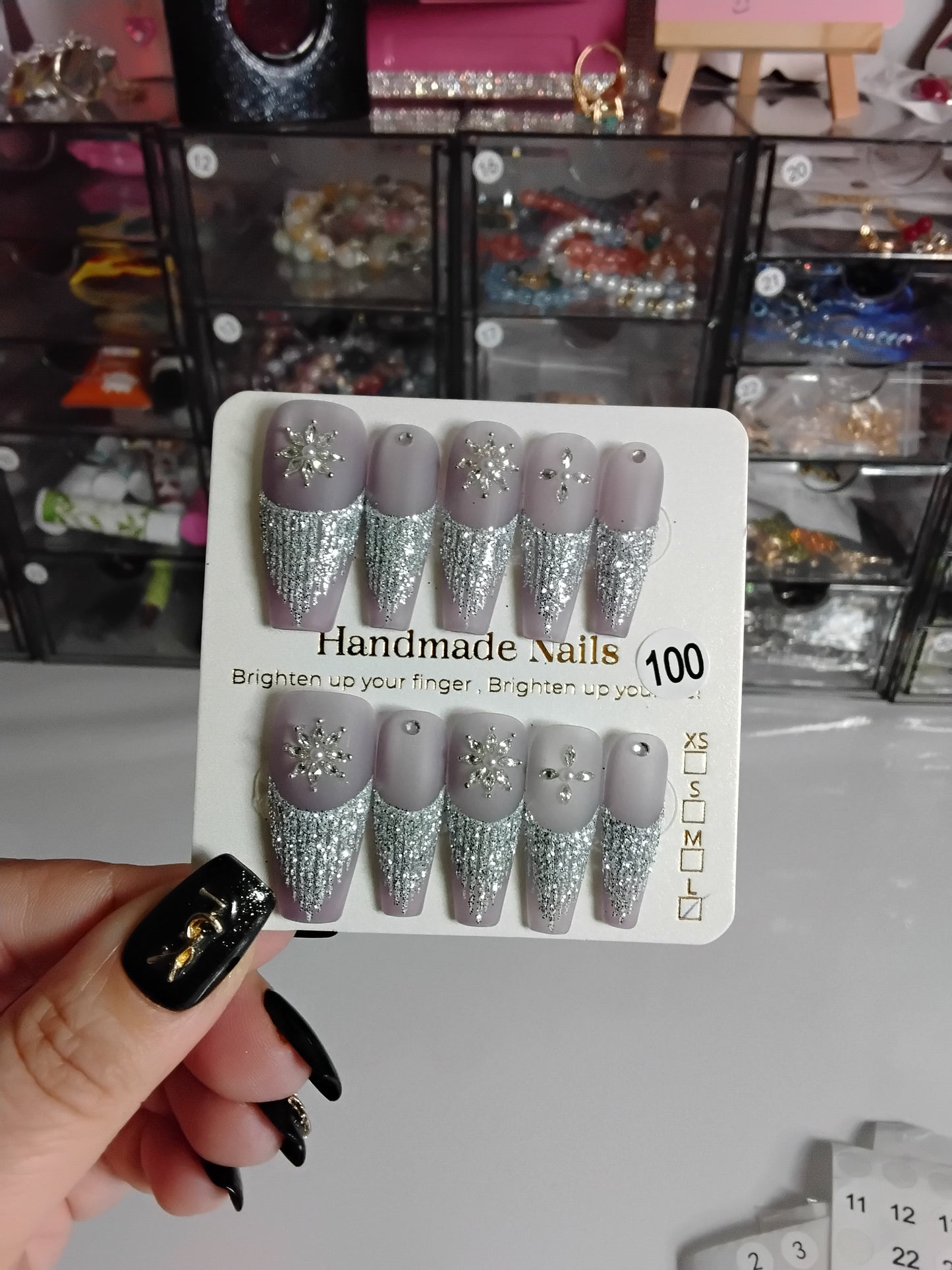 CHRISTMAS HANDMNDE NAILS-LUXURY STYLE-WITH RANDOM CUTIES
