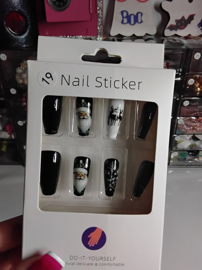 CHRISTMAS BOXED 24 NAILS WITH CUTIES