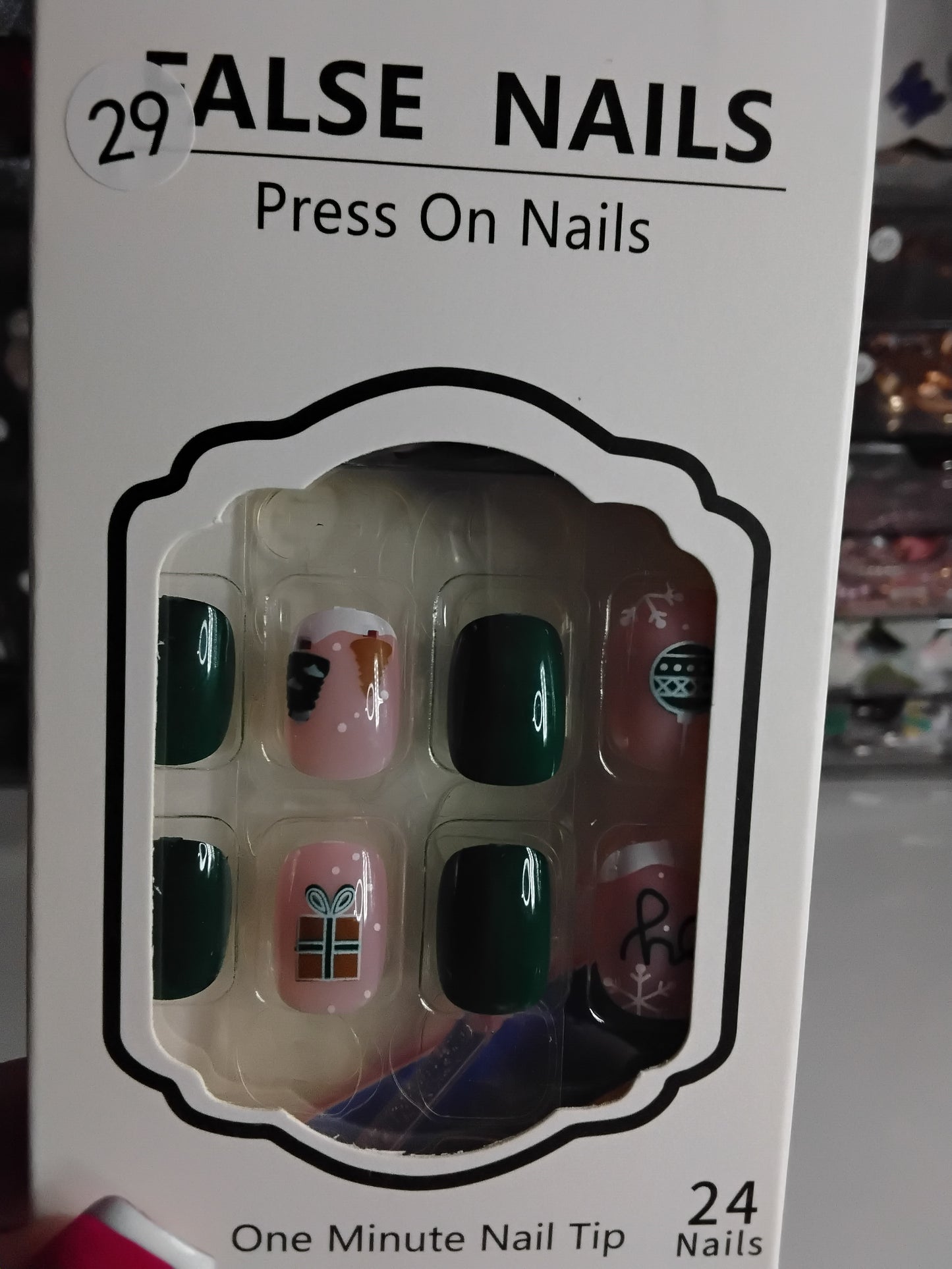 CHRISTMAS BOXED 24 NAILS WITH CUTIES
