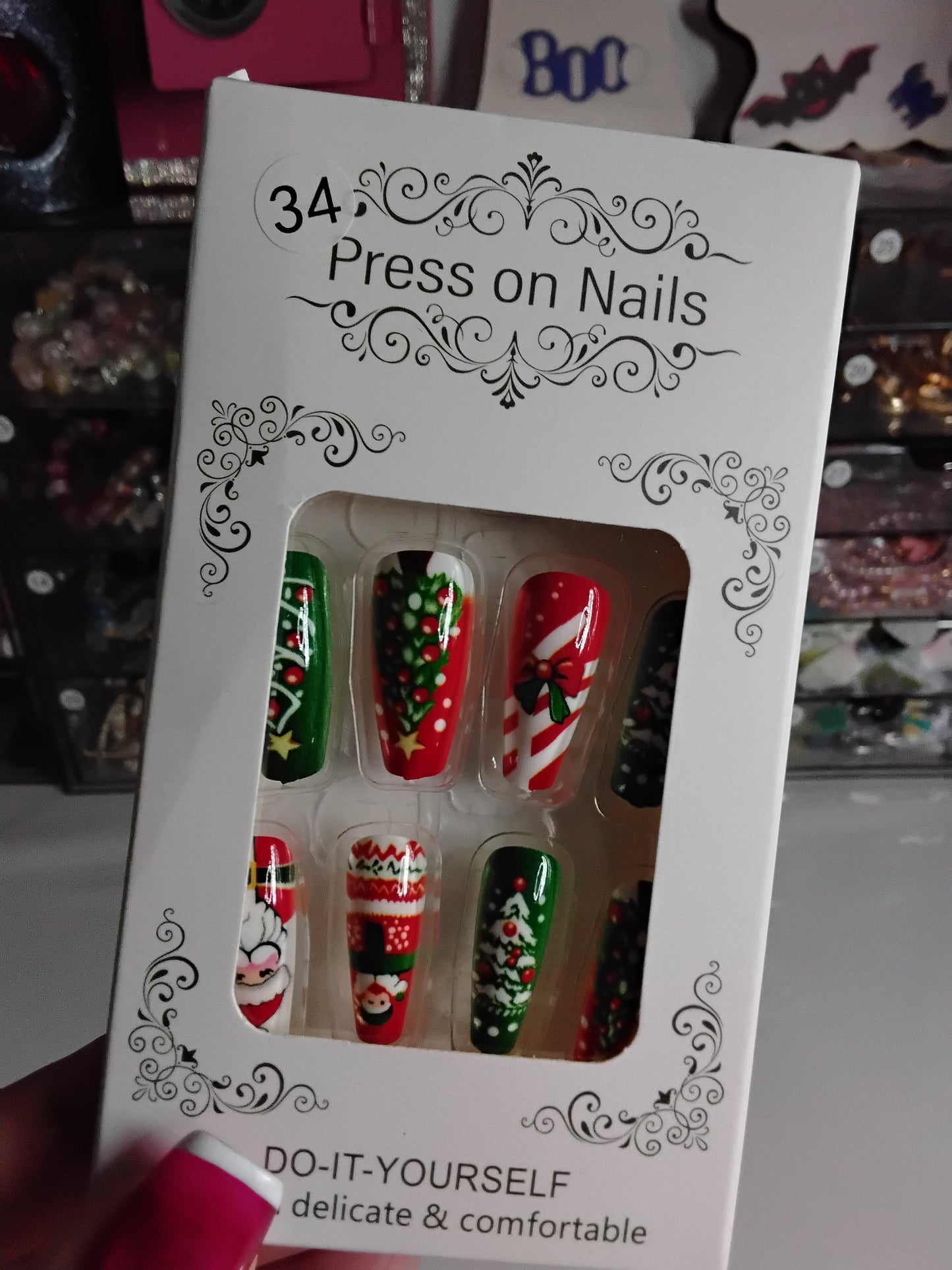 CHRISTMAS BOXED 24 NAILS WITH CUTIES