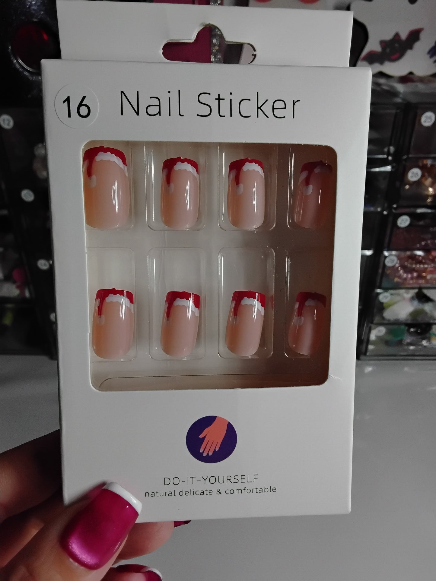 CHRISTMAS BOXED 24 NAILS WITH CUTIES