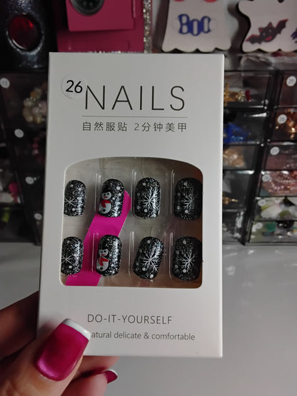CHRISTMAS BOXED 24 NAILS WITH CUTIES