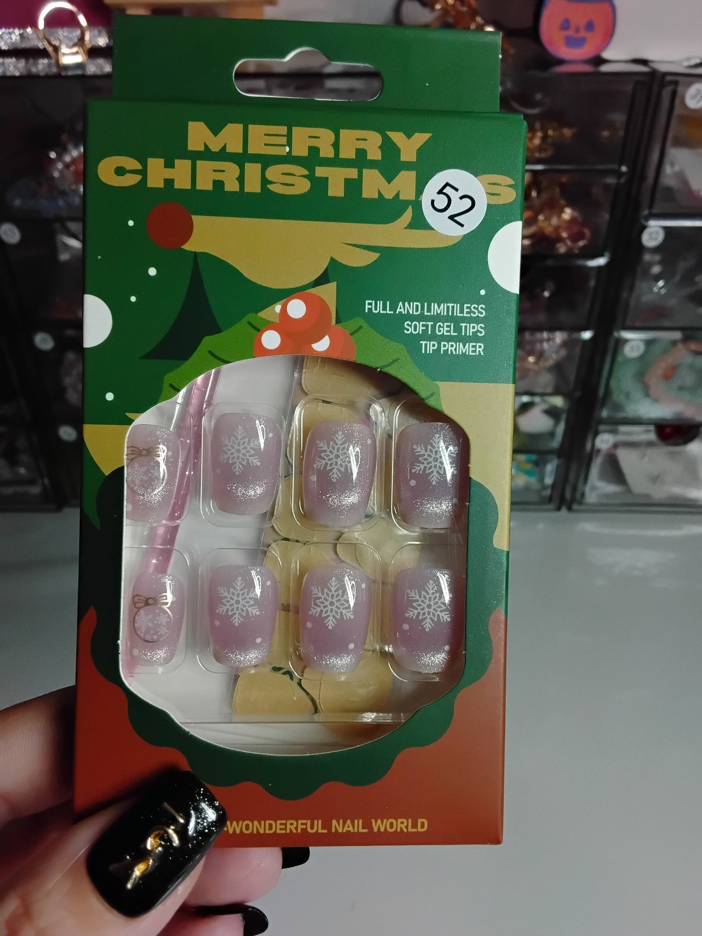 CHRISTMAS BOXED 24 NAILS WITH CUTIES