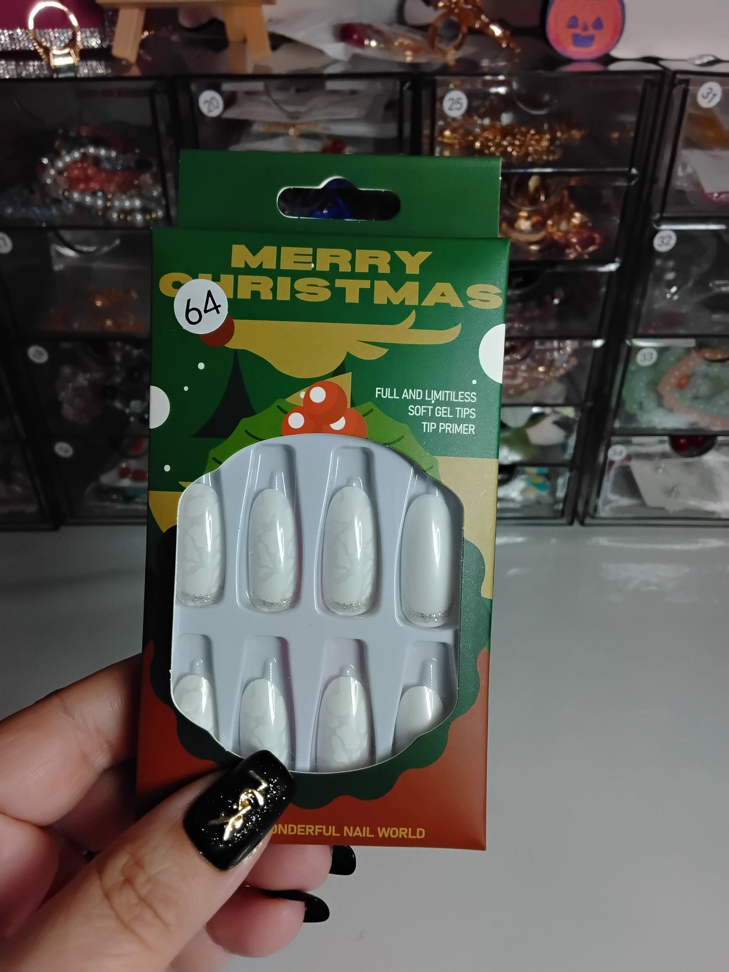 CHRISTMAS BOXED 24 NAILS WITH CUTIES