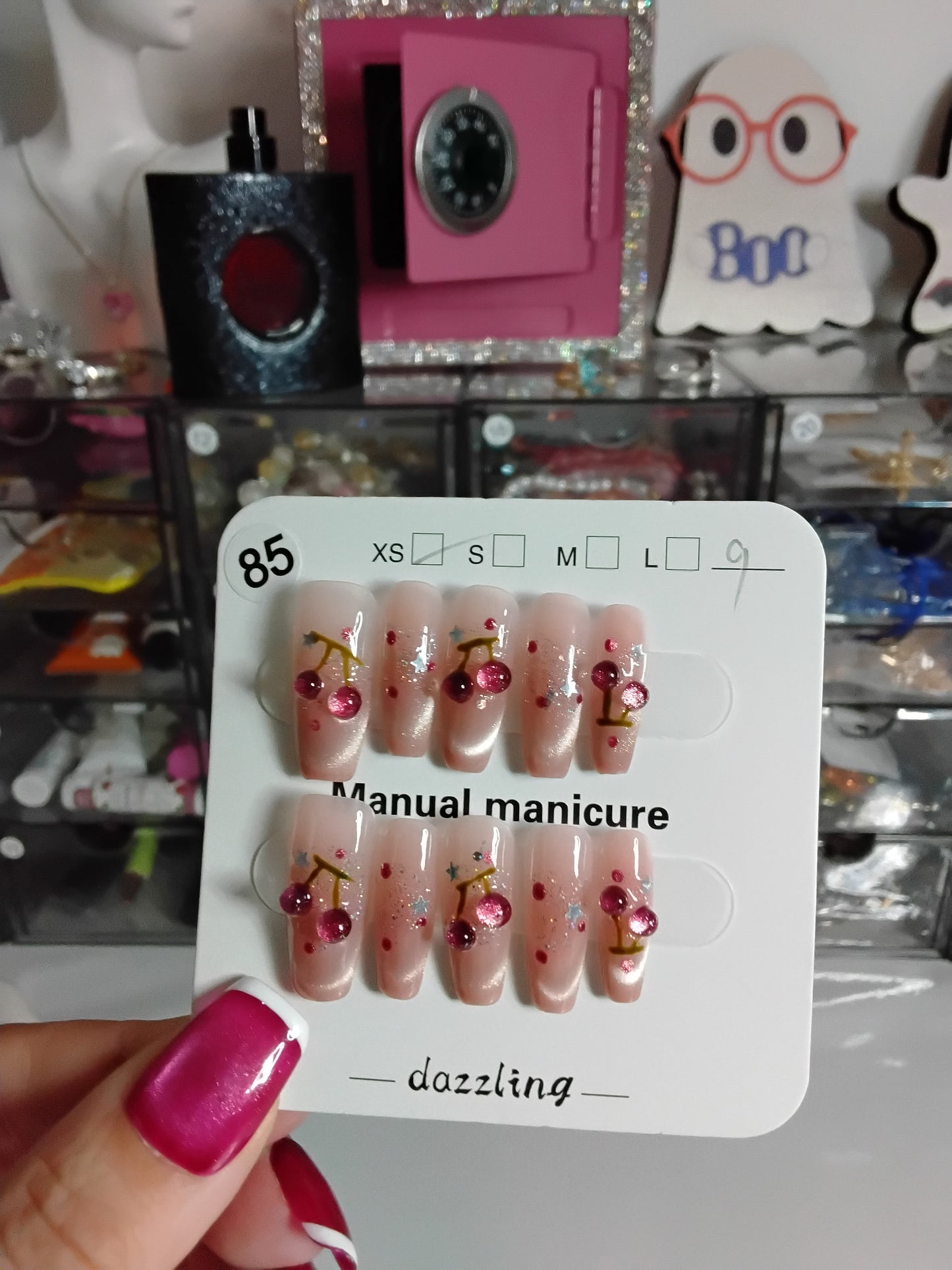 CHRISTMAS HANDMNDE NAILS-LUXURY STYLE-WITH RANDOM CUTIES